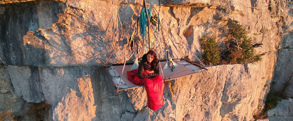 A night in an unusual cliff near Pic Saint Loup
