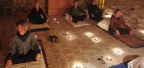nocturnal relaxation and yoga session in an authentic gîte